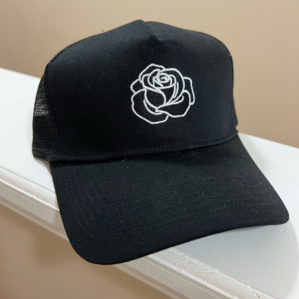 NWOT Women's Trucker Hat